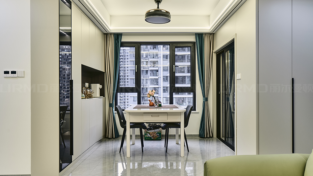 現(xiàn)代風(fēng)-薔薇國際